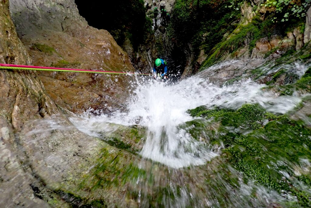 Barranquismo descenso de barrancos en Euskadi, barranco de Agiñaga